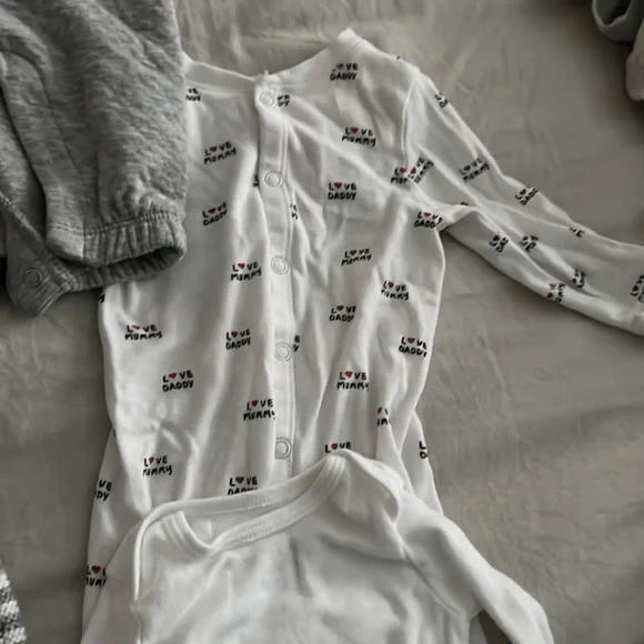 NB BabyBoy Clothes - Picture 3 of 4